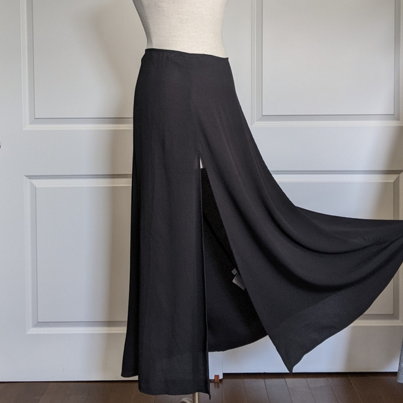 Reformation Dresses & Skirts - Reformation Alva Front Slit Crepe Skirt Black 10